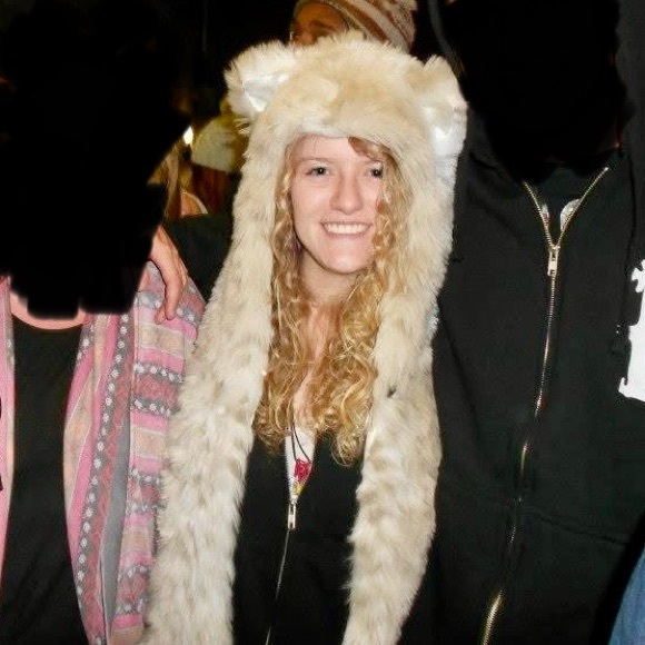 SpiritHoods White Snow Leopard Fuzzy Faux Fur Scarf Hat/Hood - Picture 2 of 8